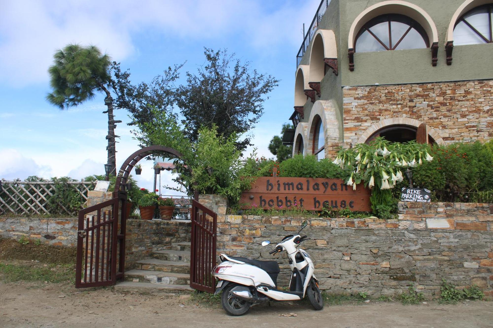Himalayan Hobbit House Hotel Almora Exterior photo